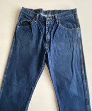 Load image into Gallery viewer, Wrangler Jeans W34 L32
