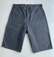 Load image into Gallery viewer, Dickies Shorts W34