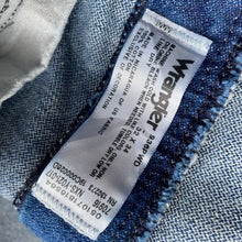 Load image into Gallery viewer, Wrangler Jeans W32 L34