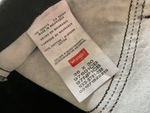 Load image into Gallery viewer, Wrangler Jeans W36 L30