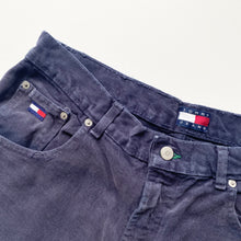 Load image into Gallery viewer, 90s Tommy Hilfiger Shorts W32