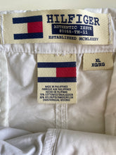Load image into Gallery viewer, Tommy Hilfiger shorts (XL)