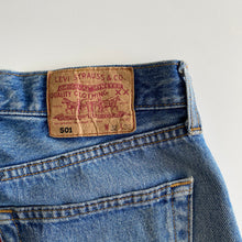 Load image into Gallery viewer, 90s Levi’s denim skirt
