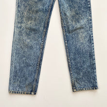 Load image into Gallery viewer, 90s Acid Wash Jeans W26 L29