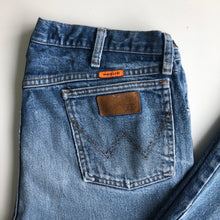Load image into Gallery viewer, Wrangler Jeans W38 L30