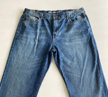 Load image into Gallery viewer, Chaps Jeans W38 L30
