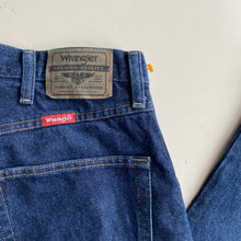 Load image into Gallery viewer, Wrangler Jeans W36 L30