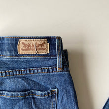 Load image into Gallery viewer, Levi’s 525 W29 L31