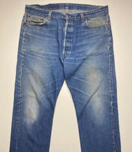Load image into Gallery viewer, Levi’s 501 W38 L30