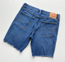 Load image into Gallery viewer, Levi’s 511 Shorts W36