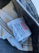 Load image into Gallery viewer, Wrangler Jeans W36 L30