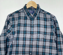 Load image into Gallery viewer, Flannel shirt (L)