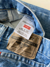 Load image into Gallery viewer, Wrangler Jeans W36 L29