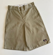 Load image into Gallery viewer, Dickies Shorts W30