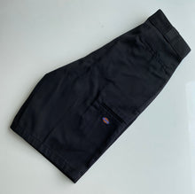 Load image into Gallery viewer, Dickies Shorts W32
