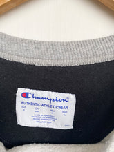 Load image into Gallery viewer, Champion sweatshirt (M)