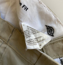 Load image into Gallery viewer, Dickies Shorts W30