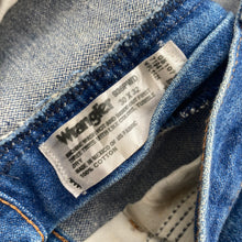 Load image into Gallery viewer, Wrangler Jeans W30 L32