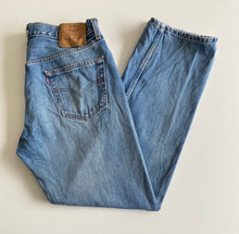 Load image into Gallery viewer, Levi’s 501 W35 L30