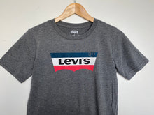 Load image into Gallery viewer, Levi’s t-shirt (XS)