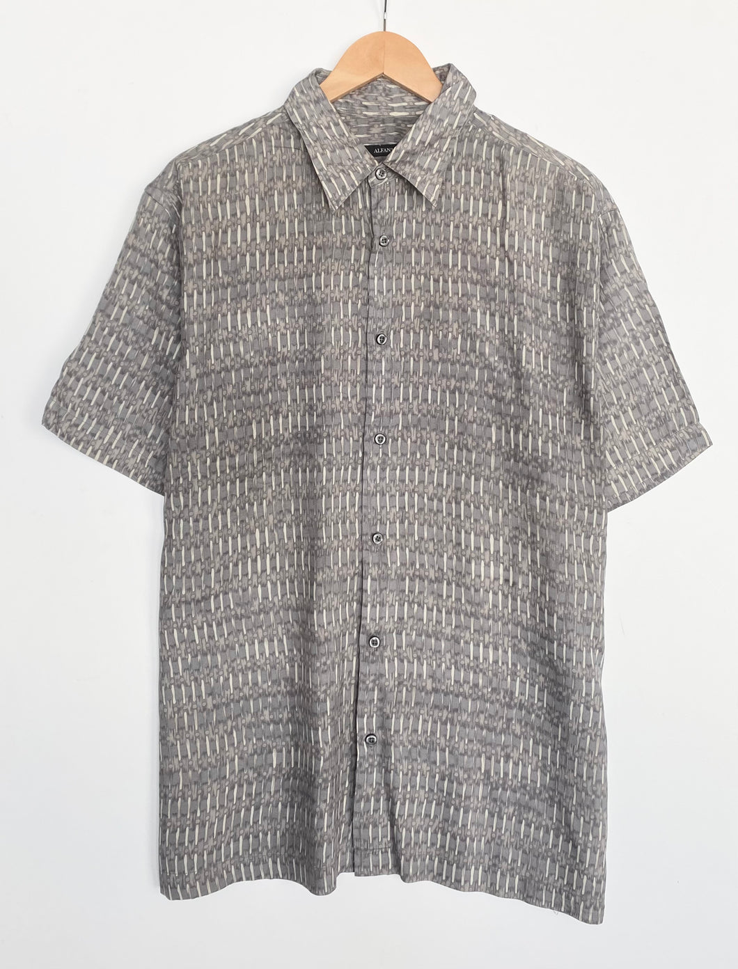 Crazy print shirt (L)