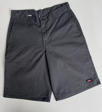 Load image into Gallery viewer, Dickies Shorts W36