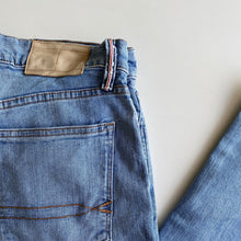 Load image into Gallery viewer, Tommy Hilfiger Jeans W36 L32