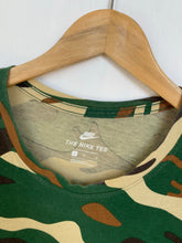 Load image into Gallery viewer, Nike t-shirt (L)