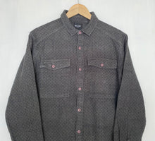 Load image into Gallery viewer, Flannel shirt (L)
