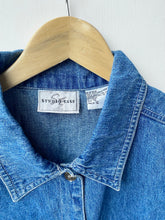 Load image into Gallery viewer, Cropped Denim shirt (L)