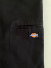 Load image into Gallery viewer, Dickies Shorts W32