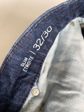 Load image into Gallery viewer, Tommy Hilfiger Jeans W32 L30