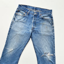 Load image into Gallery viewer, Distressed Levi’s 501 W34 L30