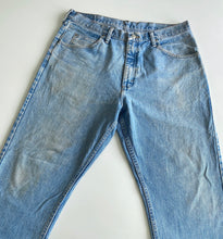 Load image into Gallery viewer, Wrangler Jeans W36 L30
