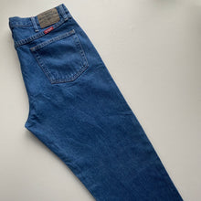 Load image into Gallery viewer, Wrangler Jeans W36 L32