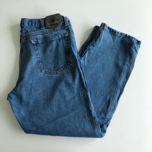 Load image into Gallery viewer, Wrangler Jeans W36 L32