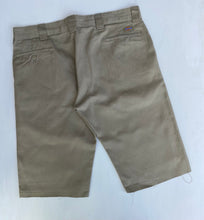 Load image into Gallery viewer, Dickies Shorts W38