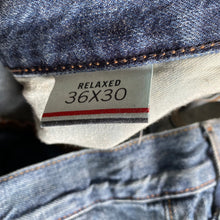 Load image into Gallery viewer, Tommy Hilfiger Jeans W36 L30