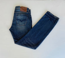 Load image into Gallery viewer, Guess Jeans W32 L32