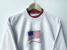 Load image into Gallery viewer, Printed ‘Flag’ sweatshirt (M)