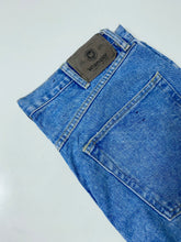 Load image into Gallery viewer, Wrangler Jeans W34 L28