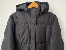 Load image into Gallery viewer, Tommy Hilfiger puffer coat (XL)