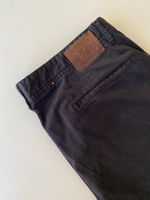 Load image into Gallery viewer, Hugo Boss Pants W38 L32
