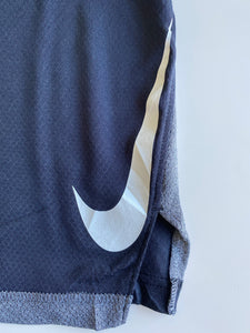 Nike shorts (L)