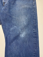 Load image into Gallery viewer, Levi’s 501 W40 L30