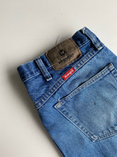 Load image into Gallery viewer, Wrangler Jeans W36 L30