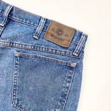 Load image into Gallery viewer, Wrangler Denim Shorts W36