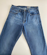 Load image into Gallery viewer, Wrangler Jeans W34 L34
