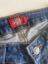 Load image into Gallery viewer, Dickies Shorts W26