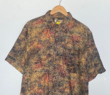 Load image into Gallery viewer, Crazy print shirt (L)